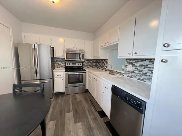 301 NE 14th Ave, Hallandale, FL