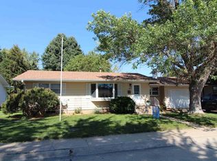 1307 Pamela Dr, Holdrege, NE 68949