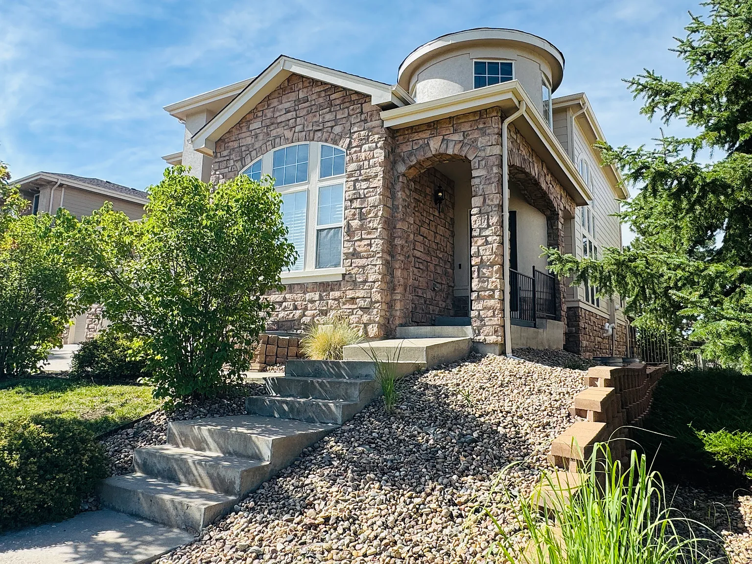 4 bed, 3800 sqft, $3,850 — Photo 3