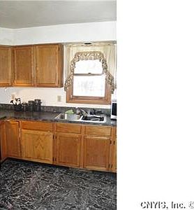 3rd image of 540-48 W Colvin St W