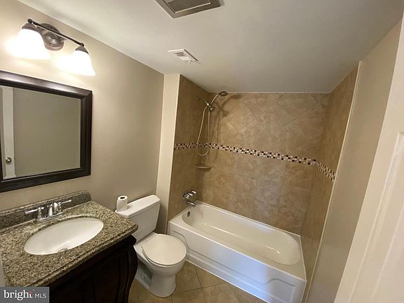3rd image of 3115 Buccaneer Ct APT 201