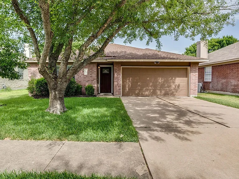 20821 Pacers Gait Ln — Photo 1