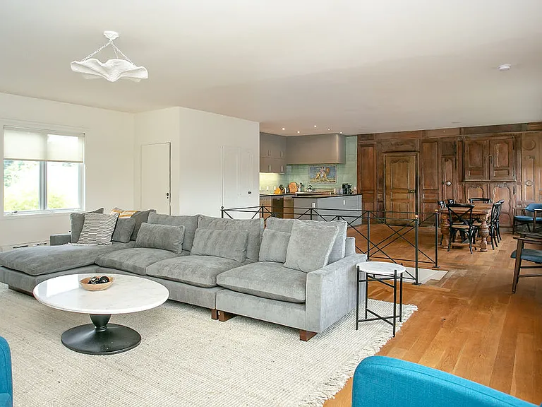 18 Sheffield Ave #2 — Photo 4