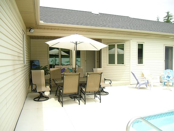 4th image of 508 Henry Ct