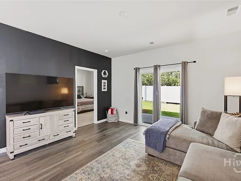 152 Holloway Hl — Photo 13