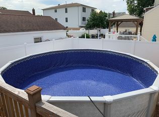 904 W Elm St, Linden, NJ 07036
