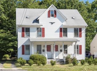 73 W Hanover Ave, Morris Plains, NJ 07950