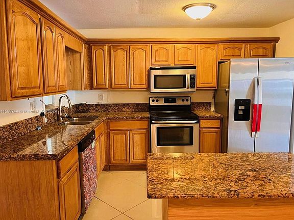 3rd image of 6534 SW 41st St