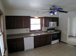 N92W16990 Roger Ave, Menomonee Falls, WI 53051