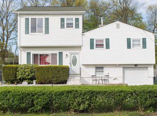 15 Addison Rd, Fishkill, NY 12524