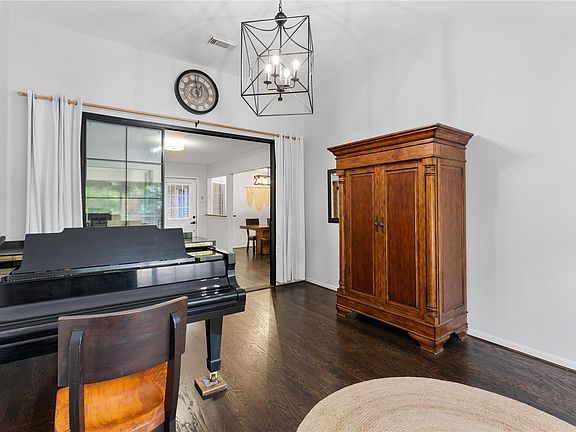 4th image of 99 S Village Knoll Cir