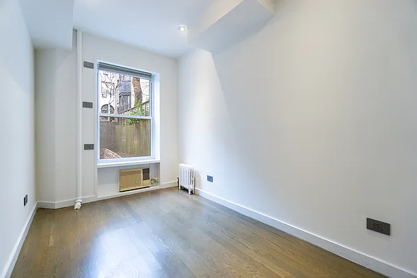 Rented by Compass | media 13