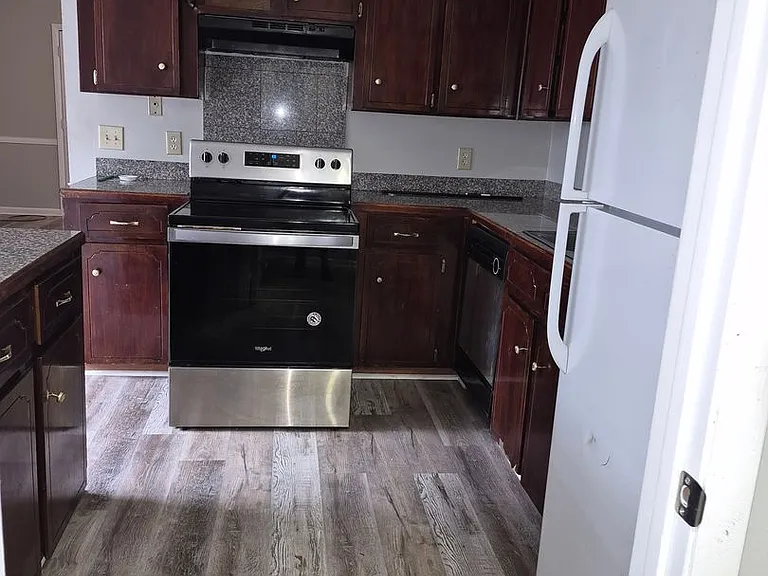 242 Garden Cir — Photo 8