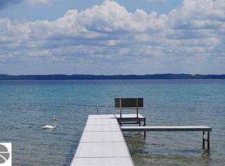 10004 E Sapphire Cir, Traverse City, MI 49684