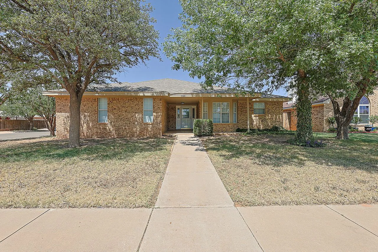 3 bed, 2.0 bath, 1610 sqft, $1,850 — Photo 1