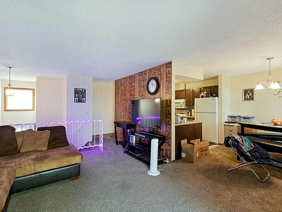 5th image of 408 Pleasant Dr