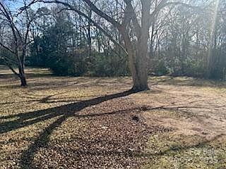 4th image of 123 Piedmont Dr