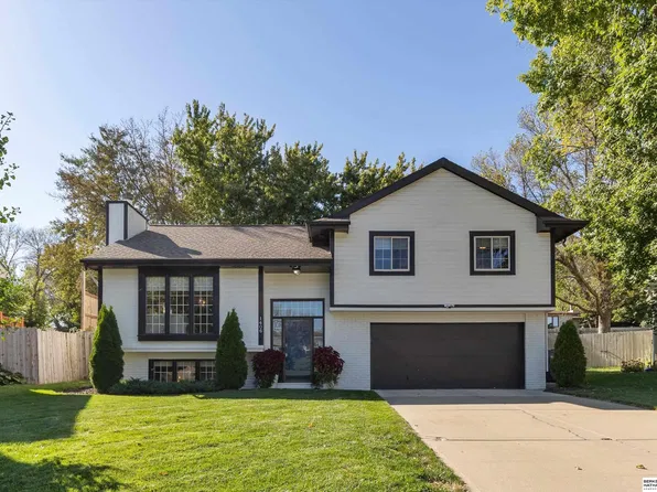 1406 Sunshine Blvd, Bellevue, NE 68123