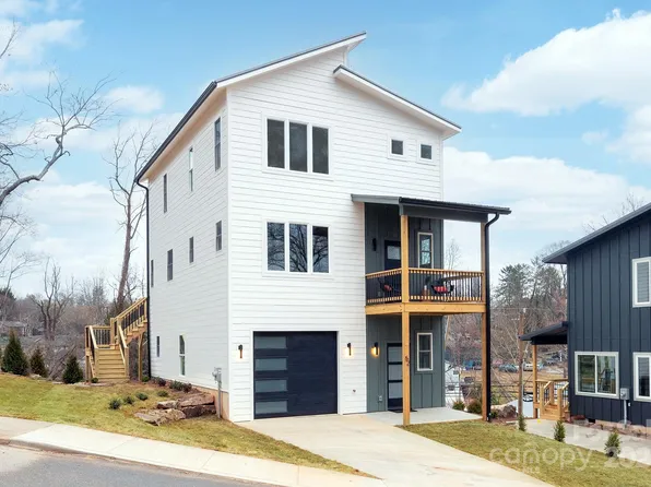 52 Harnett St, Asheville, NC 28806