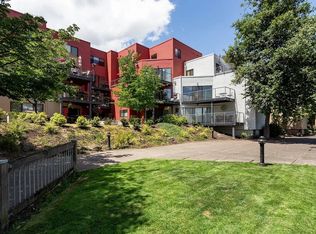 940 NW Naito Pkwy APT L14, Portland, OR 97209