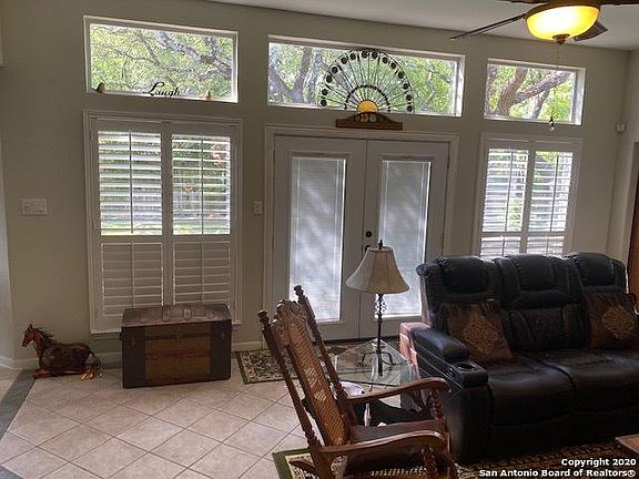 5th image of 902 Amigo Ave
