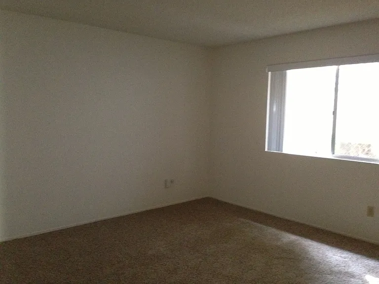 13780 Nogales Dr — Photo 7