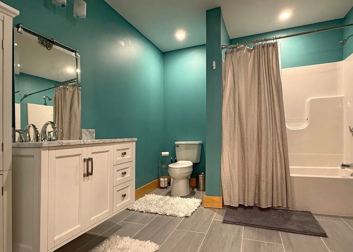 4 bed, 3060 sqft, $3,500 — Photo 4