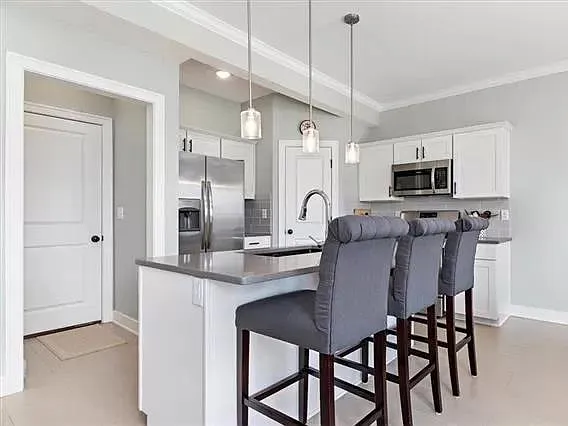 7345 Griffey St — Photo 4