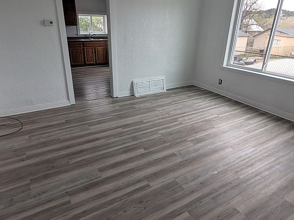 4th image of 335 Saint Cloud St
