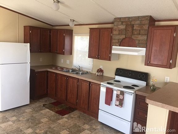 2nd image of 313 Chalet Dr #84