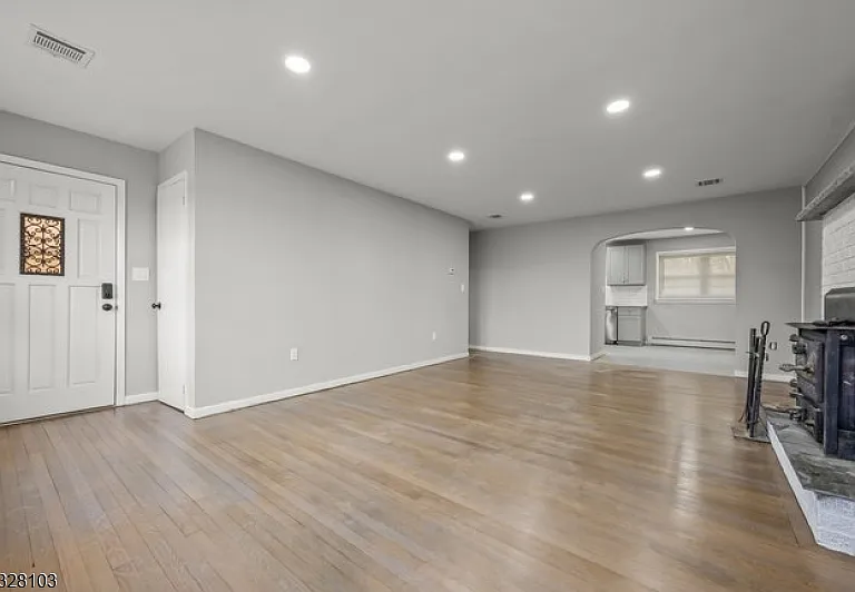 427 Meyersville Rd — Photo 5