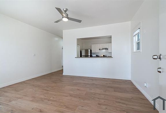 2nd image of 1024 W 60th St