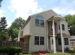 9916 Colfax Dr, Columbia Station, OH 44028
