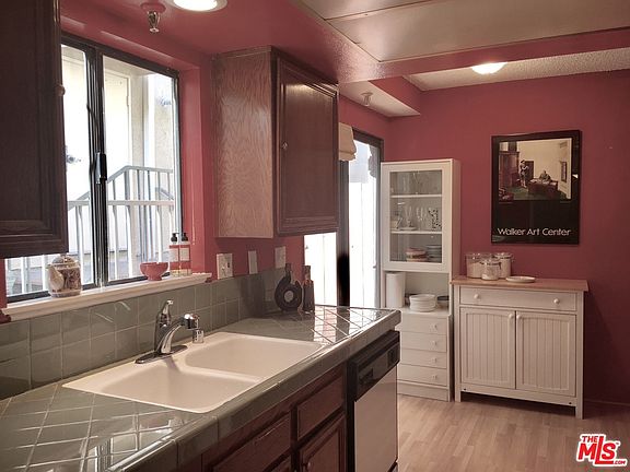 3rd image of 4420 Ventura Canyon Ave APT 2