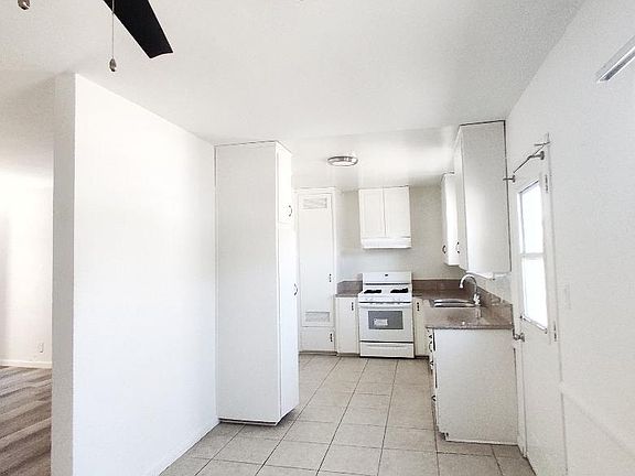 5th image of 6240 Lemona Ave #A4
