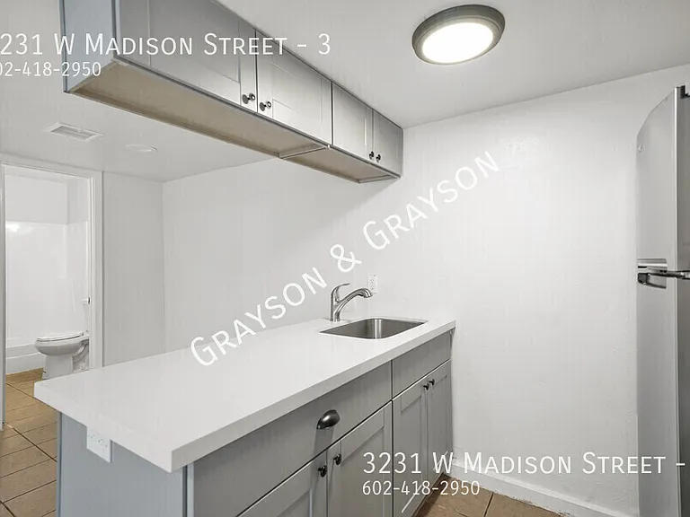 3231 W Madison St #2 — Photo 2