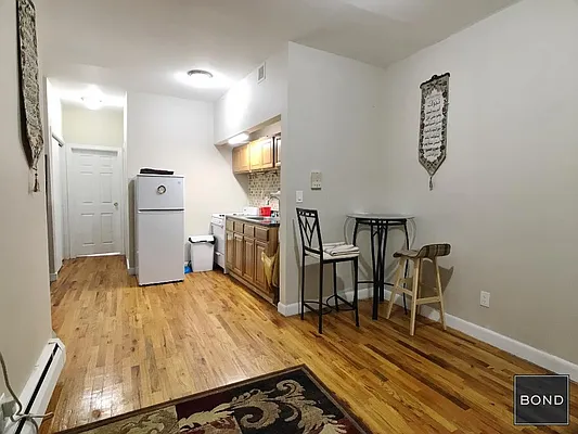 Rented by Bond New York | media 5