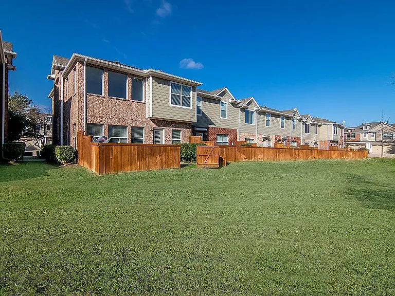 8740 Bigelow Dr — Photo 18