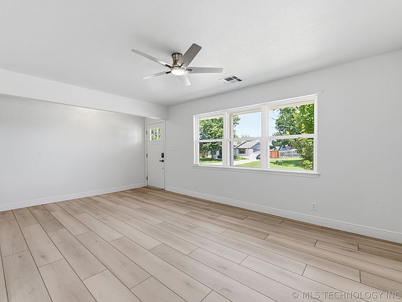 4th image of 4714 S 87th Ave E