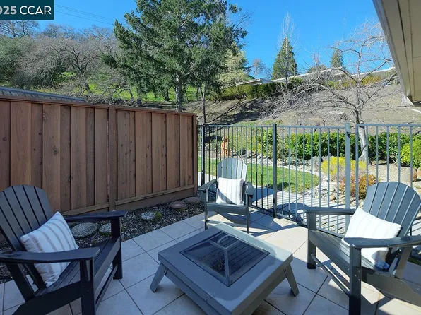 2217 Ptarmigan Dr APT 1, Walnut Creek, CA 94595