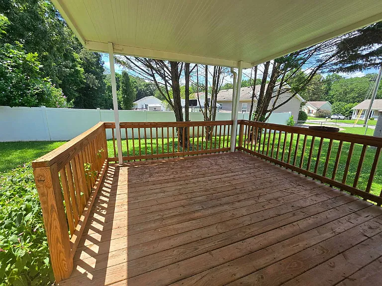 460 Caney Ln — Photo 17