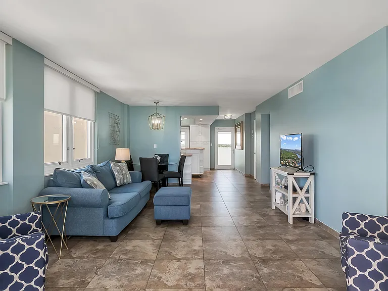 2200 NE 33rd Ave #10K — Photo 8