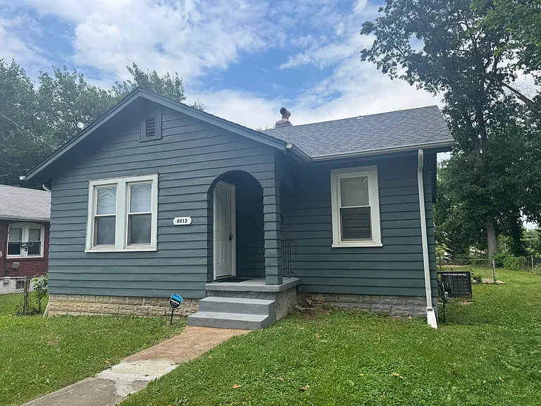 8913 Boston Ave — Photo 1