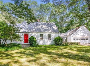 150 Stonehenge Rd, Kingston, RI 02881