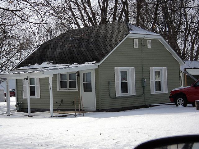 2nd image of 221 Meyers Ave