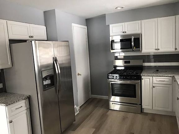 3rd image of 4 Lee Ave