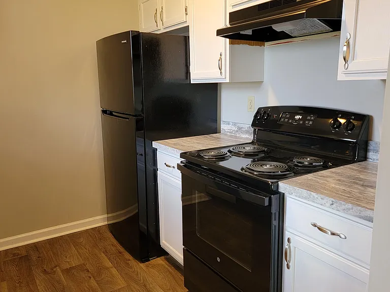 63 Hilldale Dr — Photo 7