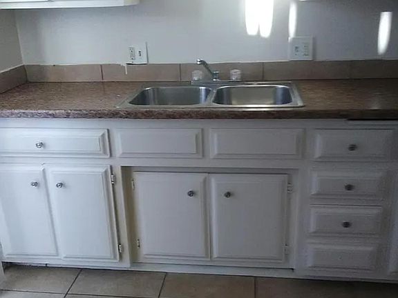 5th image of 1190 Valencia Ave APT B