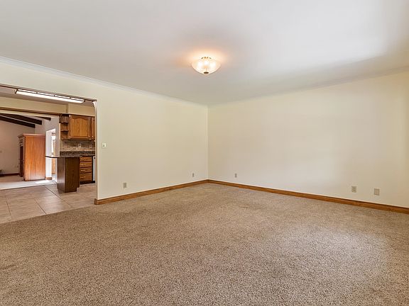 5th image of 33 Shawnee Oaks Dr