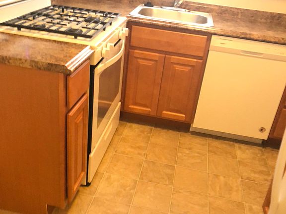 3rd image of 310 Stevens Cir APT 1C